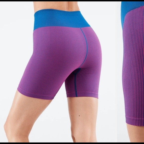 Fabletics High Waist Ribbed Seamless Shorts Size M - Picture 2 of 9